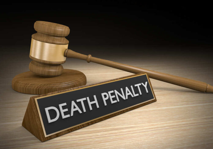 shutterstock_334148753.jpg featured image Gavel beside death penalty sign on desk