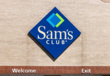 Signage for Sam's Club with welcome and exit indicators