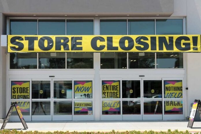 Lake,Forest,,California,-,Usa,-,June,30,,2025:,Store Storefront with a large 'STORE CLOSING!' banner and sale signs