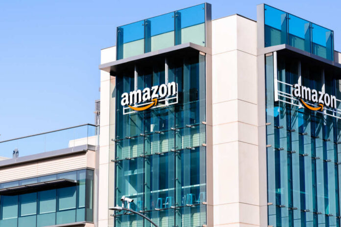 Nov,22,,2019,Palo,Alto,/,Ca,/,Usa, Exterior view of an Amazon corporate building with a glass facade