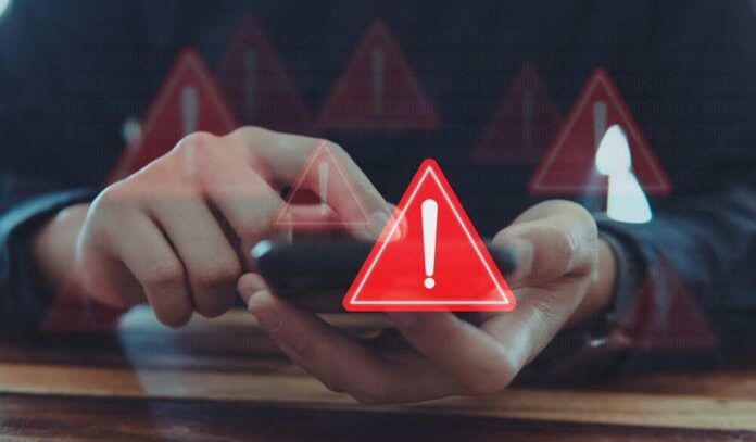 Emergency,Warning,Alert,Alarm,On,Smartphone,,Data,Network,Protection,,Virus